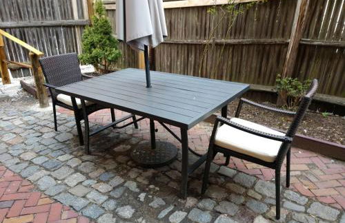 Parking - Private Entrance - King Beds - Foto 17