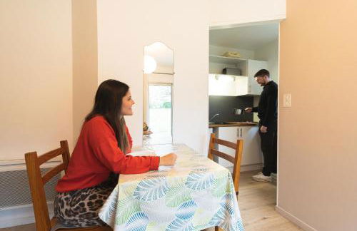 Les Mimosas - App 07 - Appartement Cosy Clim Balcon 1er étage - Photo 4