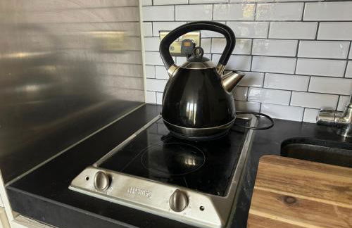 Cosy High Street Apartment 30 seconds from station - Foto 10