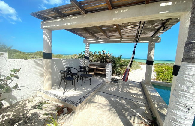 Entire House on the Seashore in Chicxulub Puerto, Yuc, Riviera Yucateca Mex - Foto 1
