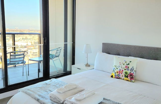 Melbourne Lifestyle Apartments - Best Views on Collins - Photo 8