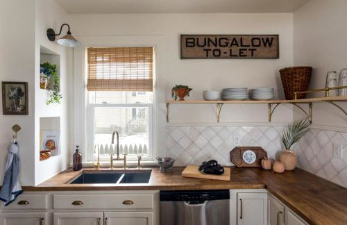 Designer Home, Hot Tub, Private Yard, & Projector - Foto 19