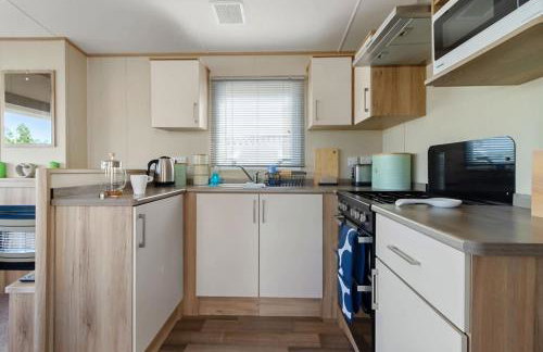 Hillside Splash Retreat -No Commercial Sign written Vehicles,Fishing Nearby & Communal Swimming Pool ,Pool open April to September - Foto 20