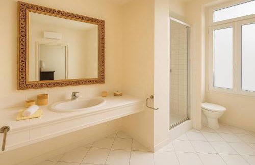 Studio chic à 200 m du Palais des Festivals, au cœur du shopping Cannois - Photo 7