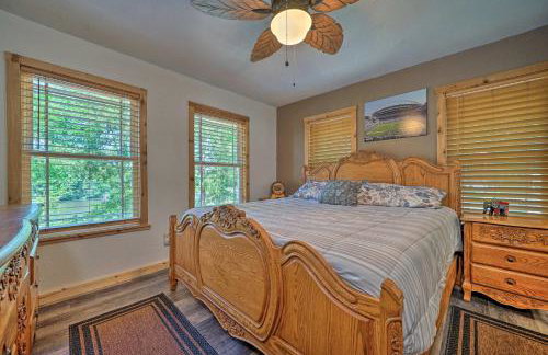 Waterfront Cottage in Fort Towson with 2 Decks! - Foto 11