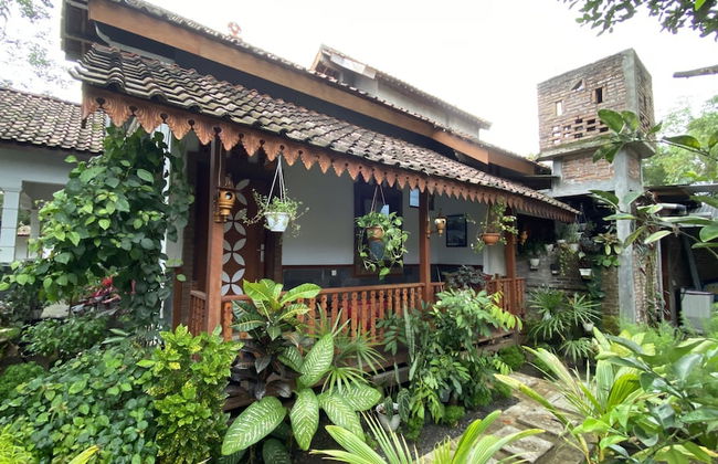 Homestay Candi Pawon Fahrurohman Syariah - Foto 15