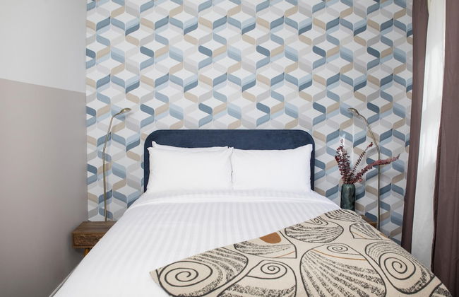 Bob W Commercial House - Photo 5