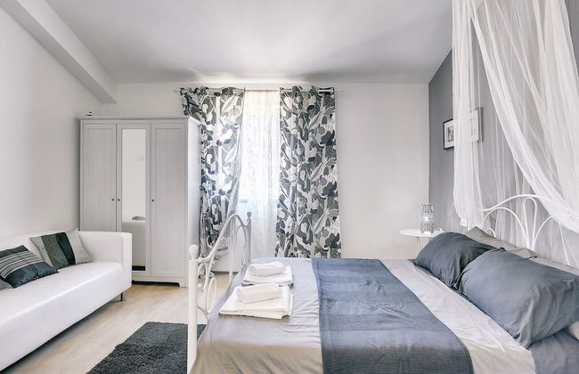 Superb Modern Villa With Pool, Large Fenced Yard Near the Beach - Foto 6