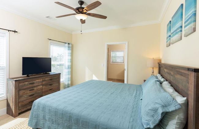 1 Beautiful 4 Bed 3 Bath Pool Home w Free Dock - Foto 13