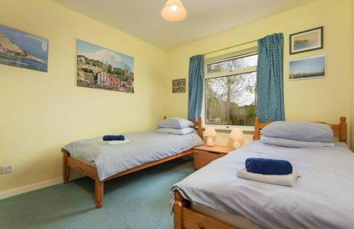 Stunning River Views, Tranquil Split-Level House, Private Garden & Parking - Foto 28