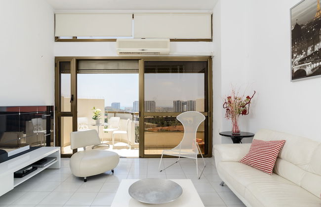 3BR Apt Steps from Sea W Parking - Foto 13