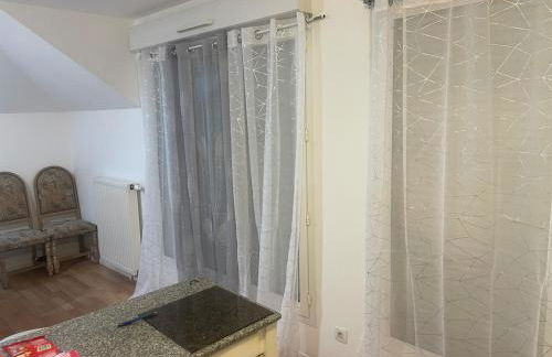 Comfortable apartment in a peaceful setting - Photo 19