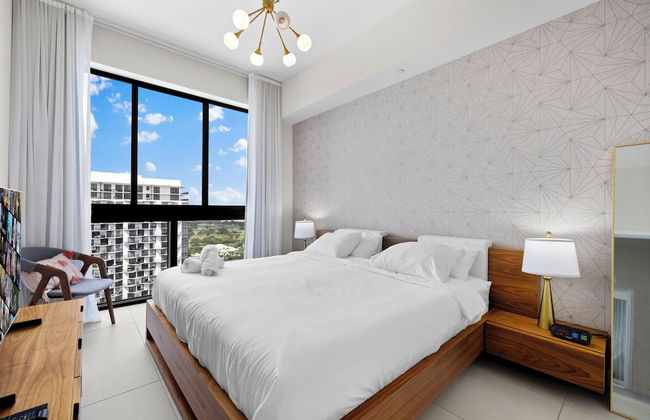 Spacious 2-Bedroom Condo at Doral Park - Photo 3