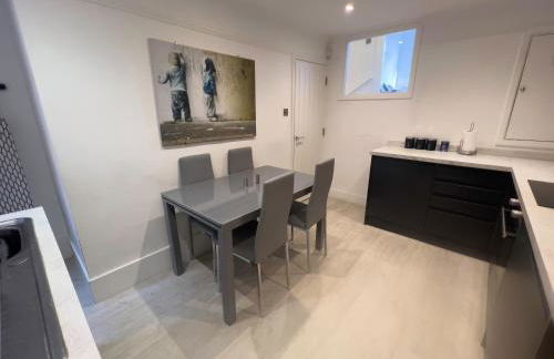 The Dragon Pad Boutique Apartment - Photo 4