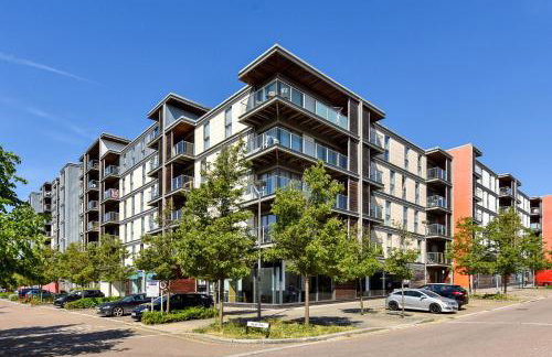 The Vizion serviced apartments from Pincott Properties - free parking, private balcony, and WiFi - Photo 54