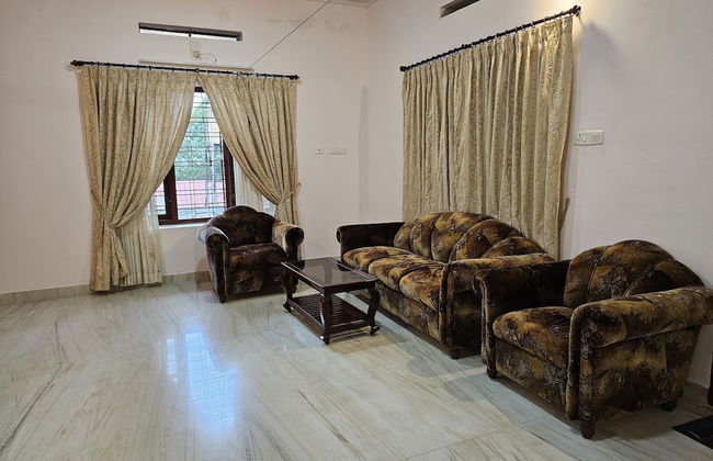 De Royale Summit Home Stay - Photo 19