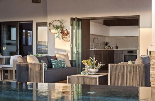 Panoramic Ocean sunset Views with Heated Pool & Spa best location - Foto 22