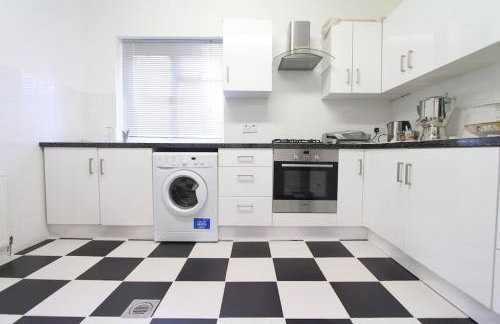 Bright & Spacious House Near Central London - Foto 9