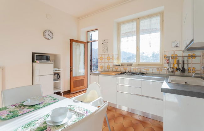 Villa Ida in Lenno With 3 Bedrooms and 2 5 Bathrooms - Photo 10