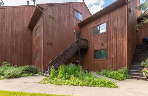 Cozy Loft Near Lake Trails and Mountain Views - Foto 8