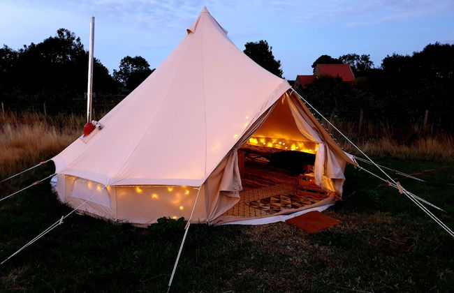 5m xl Bell Tent With log Burner, Near Whitby - Foto 13