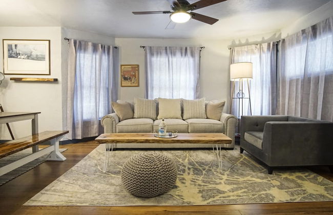 3-story 6-bedroom 4 Bathrooms 3min-asian Dist - Photo 30