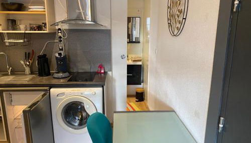 Nancy, Magnifique studio totalement climatisé, meublé, salle de bains et wc séparés, parking privé, cuisine équipée, WIFI - Foto 5