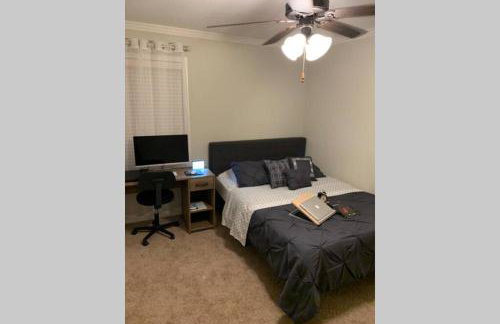 Peaceful 3BR/2BA Hidden Lake Home Near ACOM w/WiFi - Foto 15