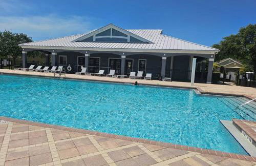 Home away from Home - Photo 3