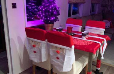 Logi-Bear Lodge with Hot Tub - Photo 24