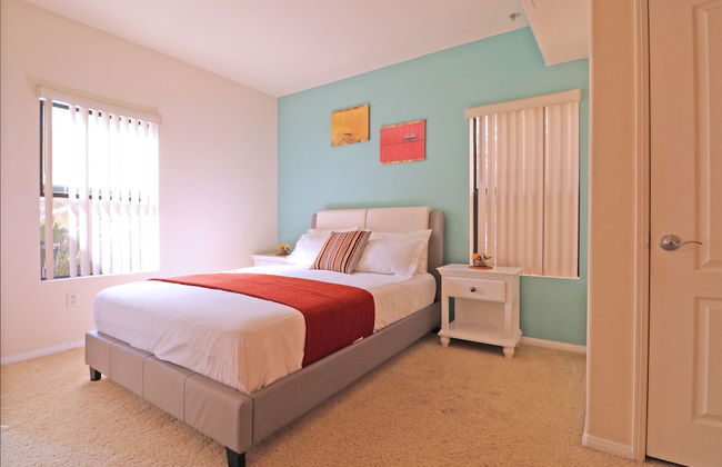 LAs Premier Apartments - Photo 9