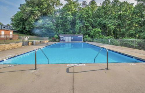 Modern Woodland Cabin With Pool View - Foto 6