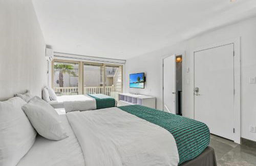 Upscale Modern Villa Private w Terrace in Bahia Mar Beachfront Resort, Heated Pool! - Photo 15