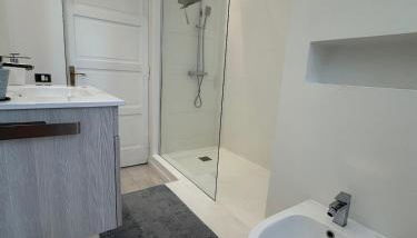 Lumi Home - Foto 5, Shower