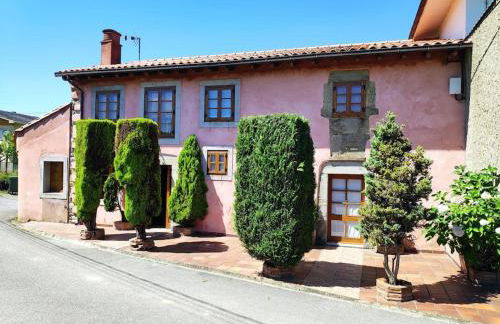 Espaciosa casa rural reformada junto al mar - Foto 1