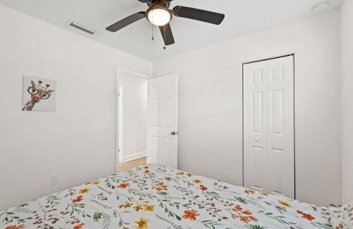 Sunny Palmetto Oasis: 4br Home With Private Pool 4 Bedroom Home by RedAwning - Photo 112