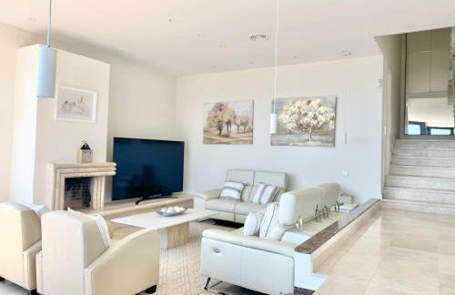 Sitges Spaces Sea View Villa- 6 Bedrooms, 5 bathrooms, 2 private pools, Near center - Foto 52