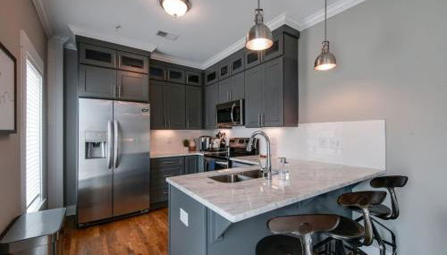 New Nashville Condo with 2 King beds walk to bars - Foto 3