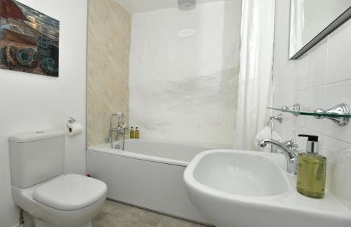 Bulverton House Holiday Cottages - Foto 44