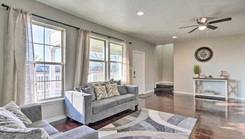 Peaceful Atascosa Home with Balcony and Deck! - Foto 2