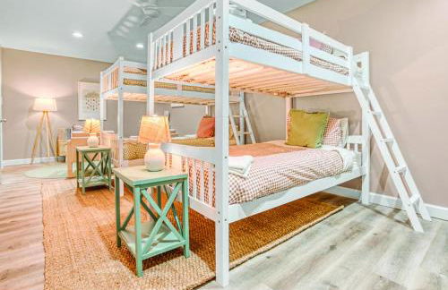 7 Bdrm, Pickleball, Bball, HotTub, FirePit, Golf! - Foto 64