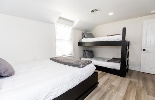 New Group Space - Sleeps 20! Near Sports Center - Photo 64