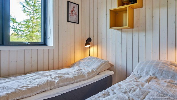 8 Person Holiday Home in Aakirkeby - Foto 4, Habitación