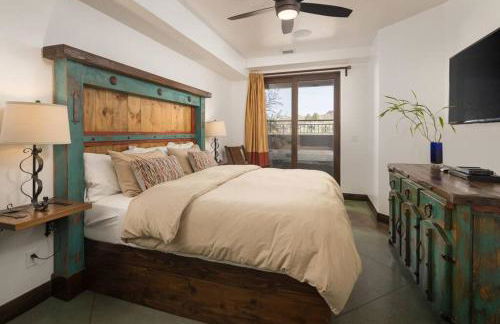 Luxury Downtown Rental (Hot Tub/Pet Friendly) - La Dolce Vita Villas #11 - Foto 2