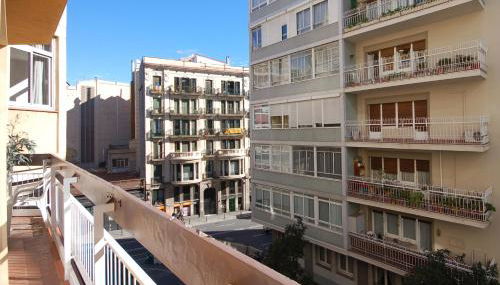 Lets Holidays Centric Apartment in Barcelona - Photo 2