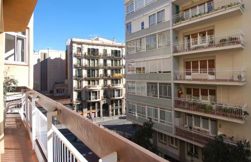 Lets Holidays Centric Apartment in Barcelona - Photo 2