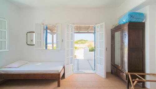 Alkionides Studios - Photo 2, wardrobe