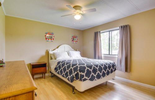 Beachy Lewes Home with Outdoor Shower and Fire Pit! - Foto 17