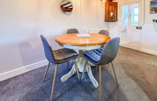 Rose Cottage 2 - Photo 7