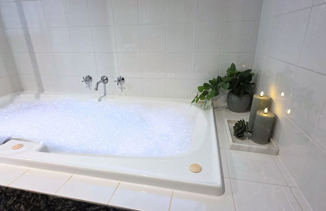 Sandstone Suites - Photo 23